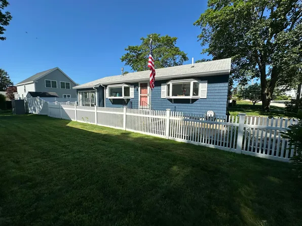 77 Cranberry Street, Wells, ME 04090