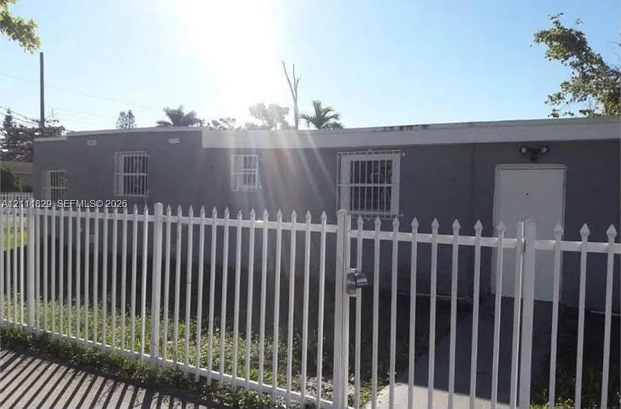Everglades Avenue Hgts Re — Photo 2