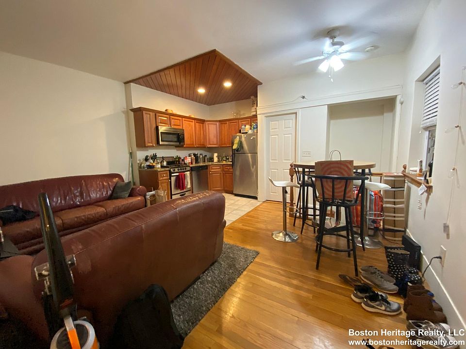 210 Hemenway St APT 1B, Boston, MA 02115 | Zillow