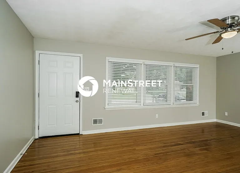 9909 Lakewood Dr — Photo 7