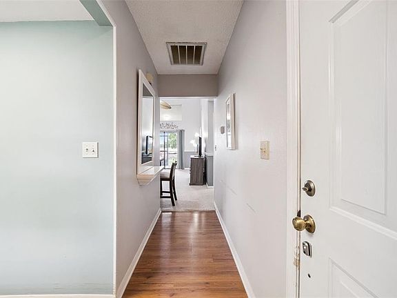 2nd image of 2600 Lucerne Park Rd APT 521