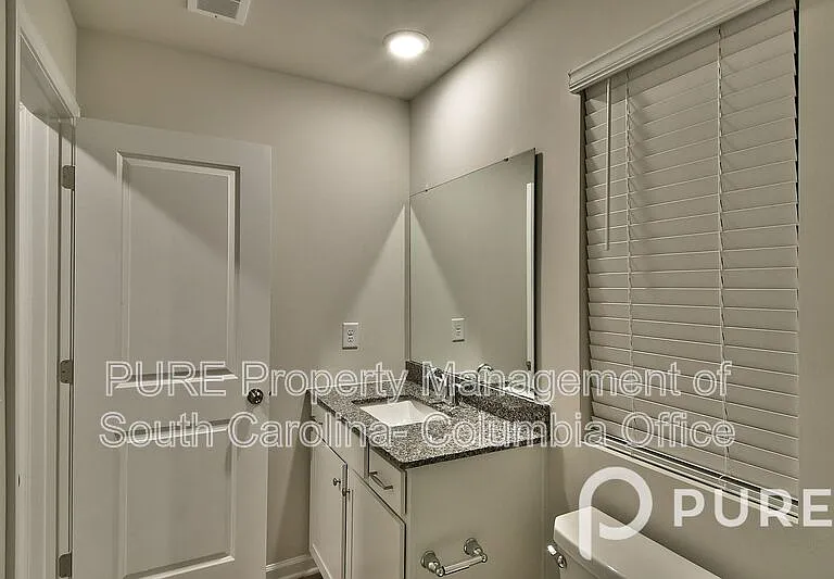 119A Triumph Ave — Photo 44