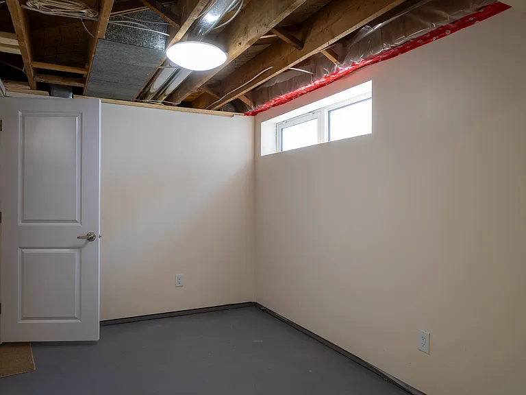 223 Rita St — Photo 24