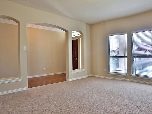 4th image of 1873 Huron Dr
