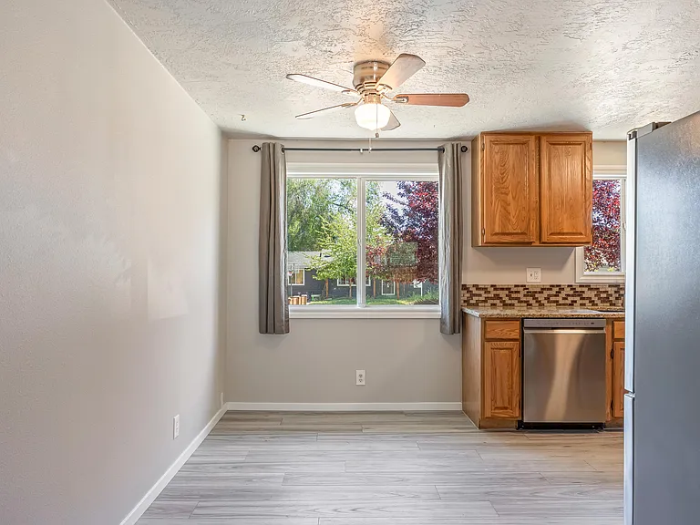 2639 NE Harvey Ln — Photo 6