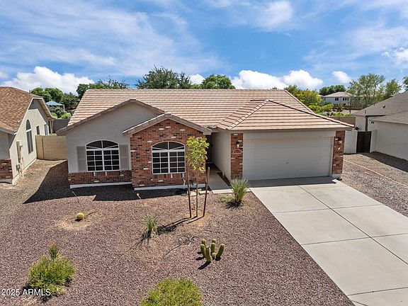 2nd image of 40319 N SHETLAND Drive