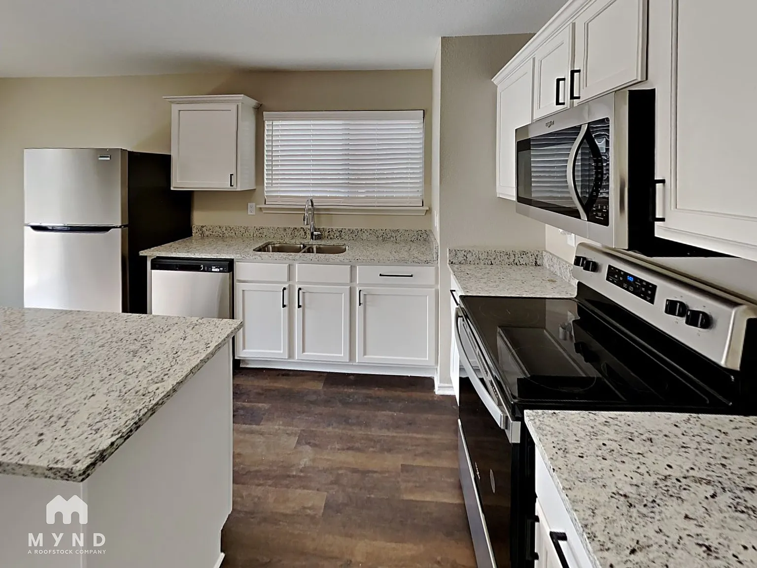3 bed, 2.5 bath, 1644 sqft, $1,695 — Photo 3