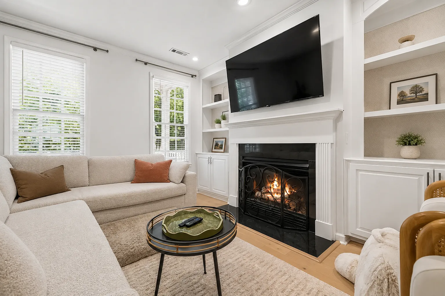 3 bed, 2513 sqft, $4,900 — Photo 4