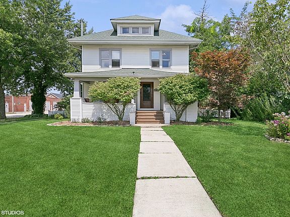 4th image of 301 E Corning Ave