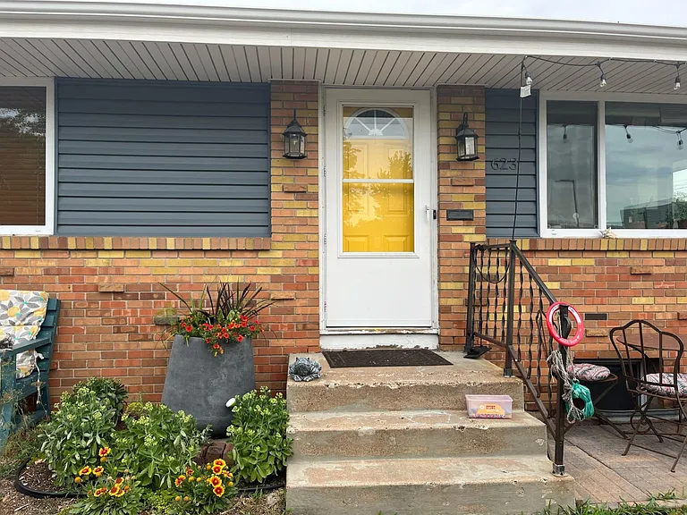 623 Spring St NE — Photo 15