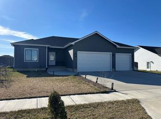 616 Covey Ct, Salina, KS 67401