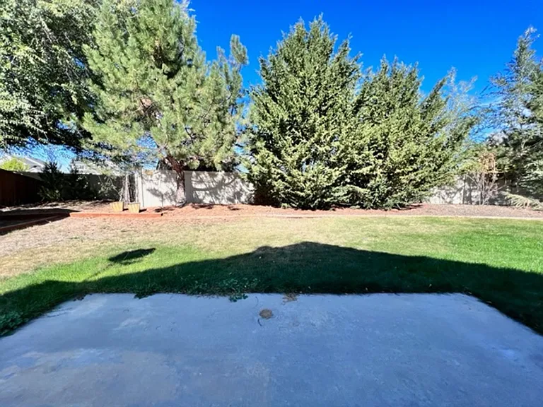 3134 N Blue Springs Ave — Photo 36