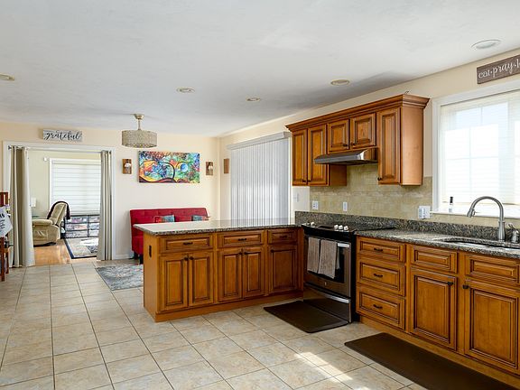 2nd image of 249 Pleasantdale Rd