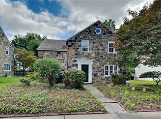 4 Laurel Vlg, Pittsburgh, PA 15202