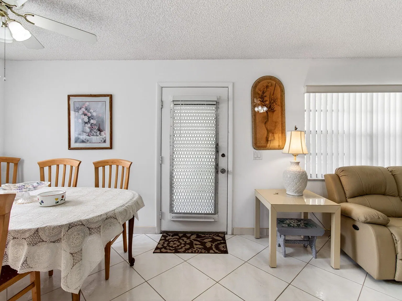 2 bed, 2.0 bath, 910 sqft, $1,600 — Photo 4