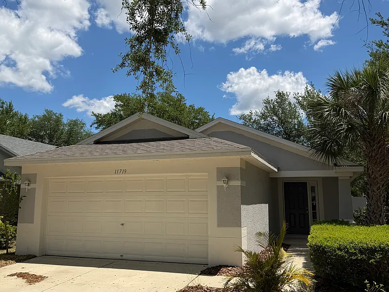 11719 Crest Creek Dr — Photo 1