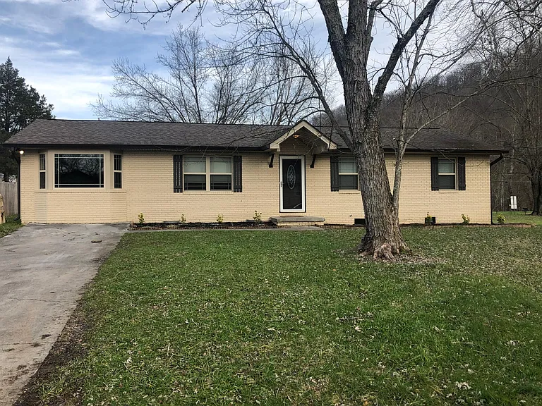 6908 Maize Dr — Photo 1