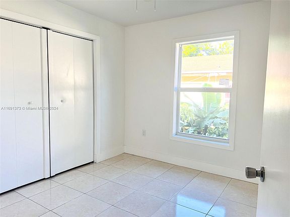 5th image of 527 SW 2nd Ct #527