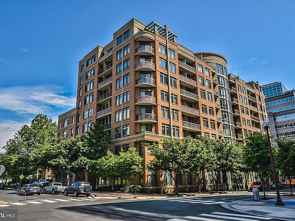 2nd image of 3625 10th St N Unit 401