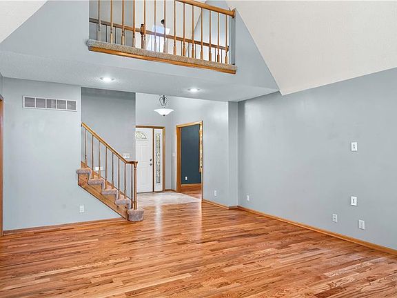 5th image of 1720 Paddock Dr