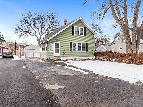 2nd image of 443 Crossfield Rd