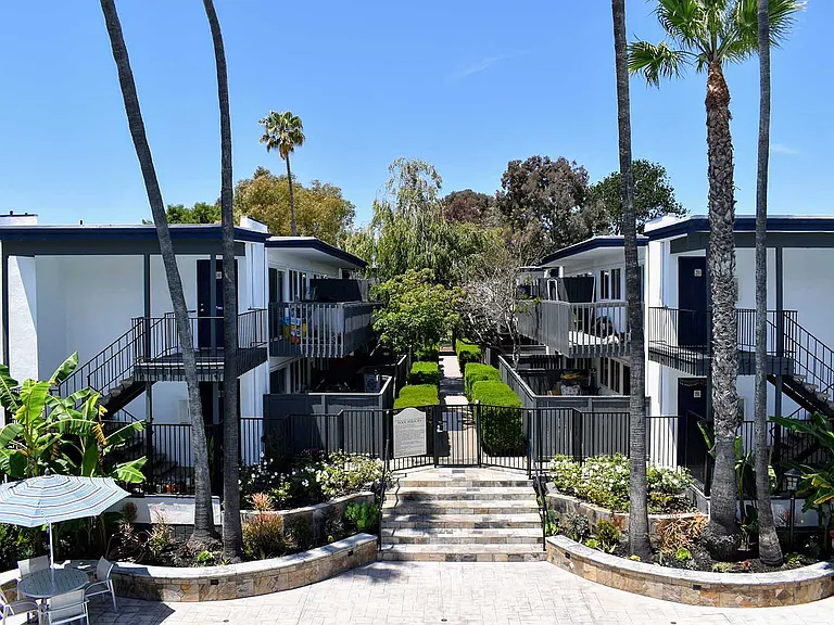 Americana South Bay — Photo 3
