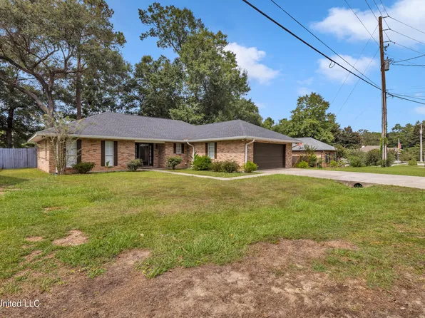 98167 Golf Club Dr, Diamondhead, MS 39525