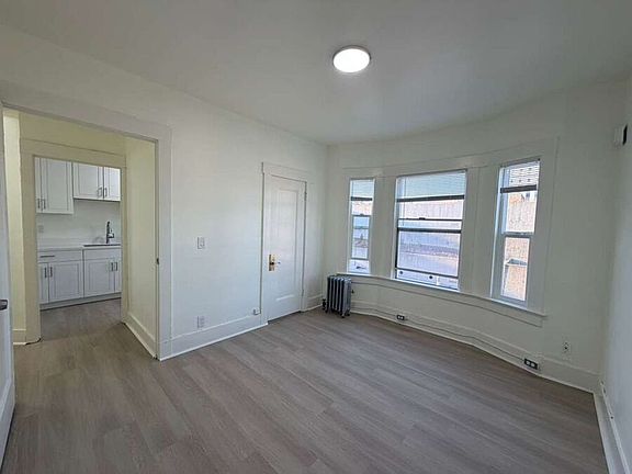 4th image of 71 10th St APT 206