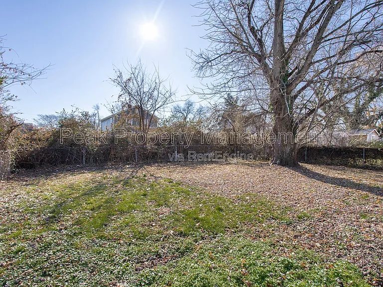 11 N Fern Ave — Photo 14