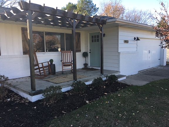 3rd image of 9921 Hawley Dr