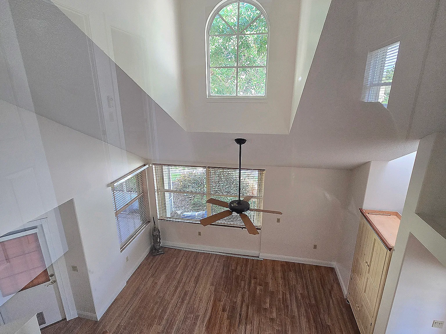 3 bed, 1296 sqft, $2,500 — Photo 3
