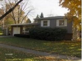 967 Elma Ave, Elgin, IL 60120