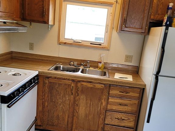 3rd image of 98 Newbury St #39-A