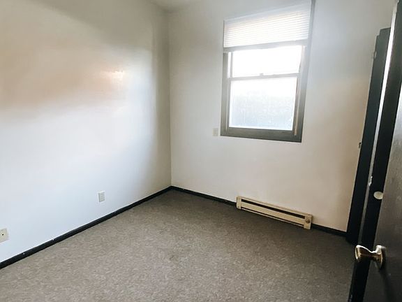 2nd image of 215 1/2 Sheetz St APT 3