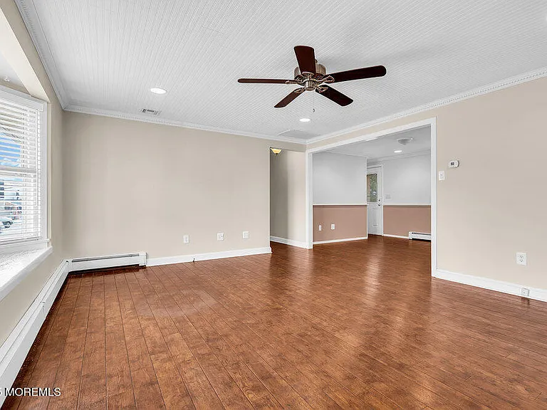 918 Charles Dr — Photo 15