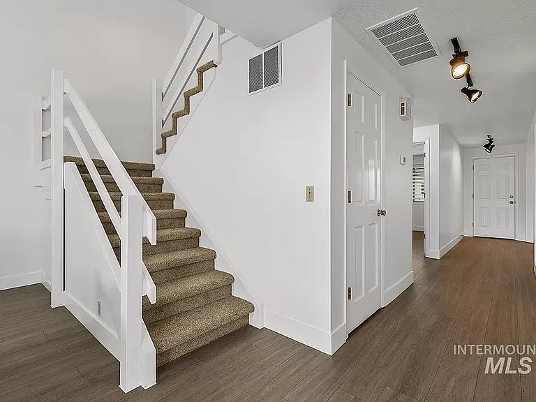 2930 S Raindrop Dr — Photo 4