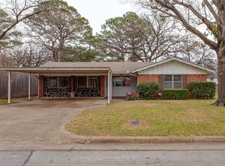 1803 Brookview Dr, Arlington, TX 76010