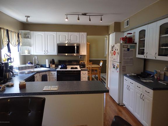 5th image of 1109 Carlow Dr