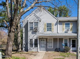 9 Louisburg Sq, Lakewood, NJ 08701