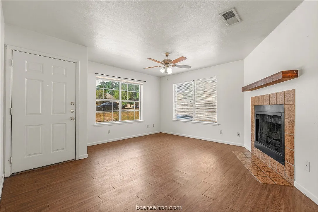 3 bed, 1141 sqft, $1,500 — Photo 4