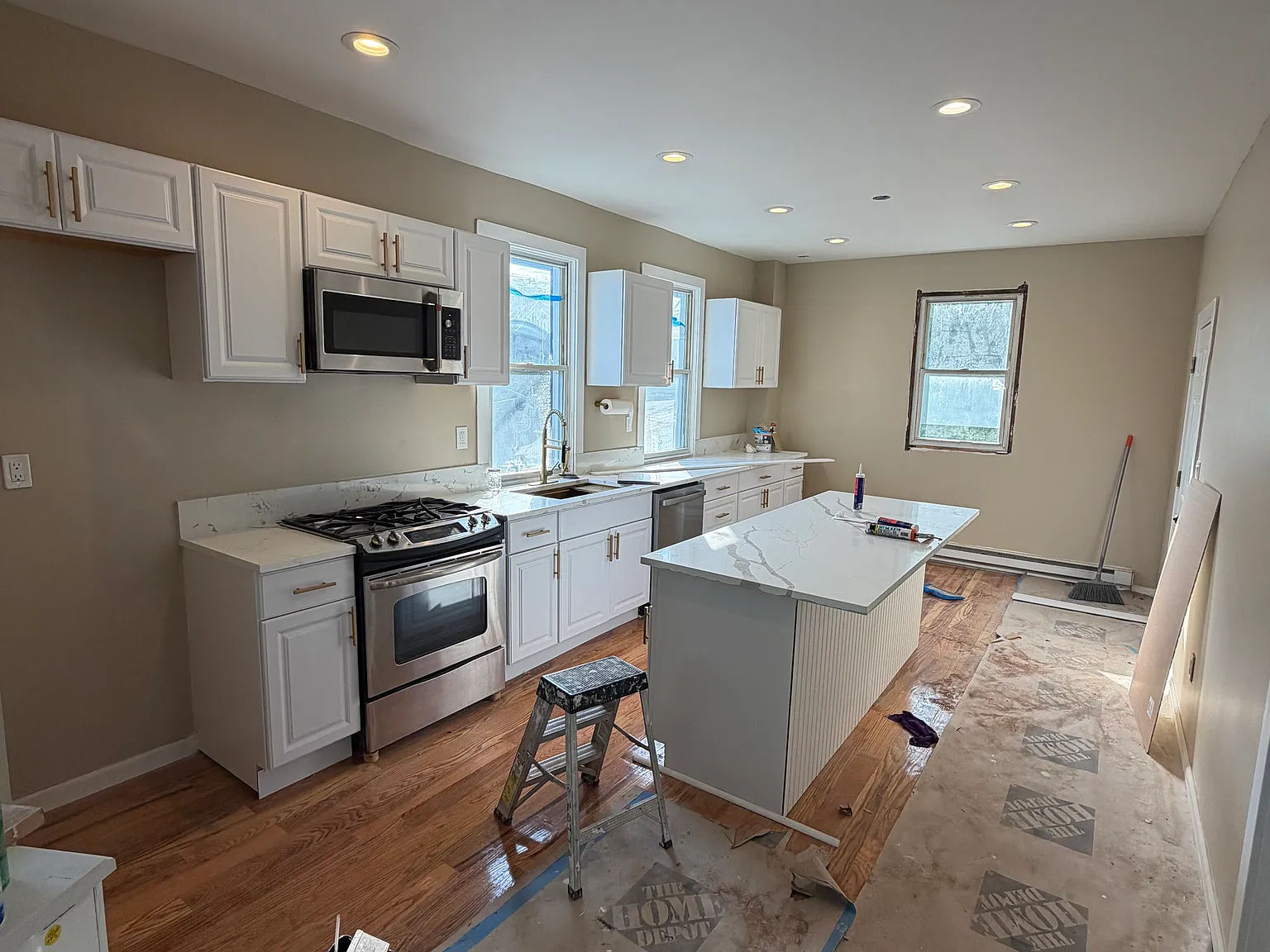 2 bed, $1,800 — Photo 2