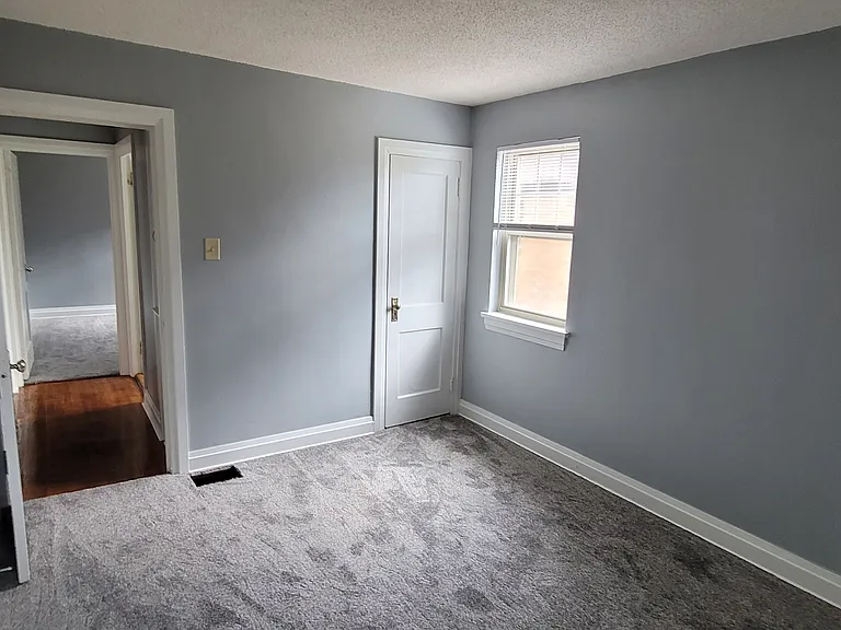 814 W 34th St — Photo 24