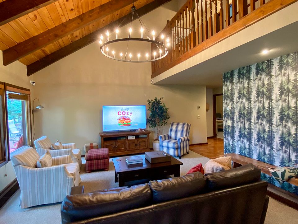 Spruce & Pine Cabin
Living Room, spacious and sunlit interior, where each room seemlessly flows into the next