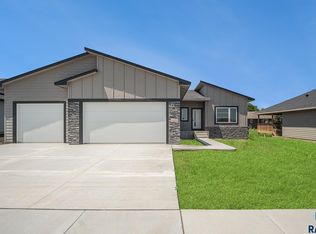 1121 Cyber Ct, Madison, SD 57042