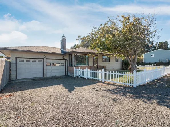 1218 SW 16th St, Lincoln City, OR 97367