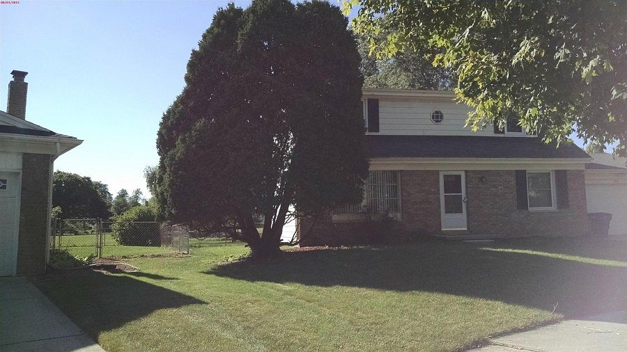 2nd image of 1943 Mendota Dr