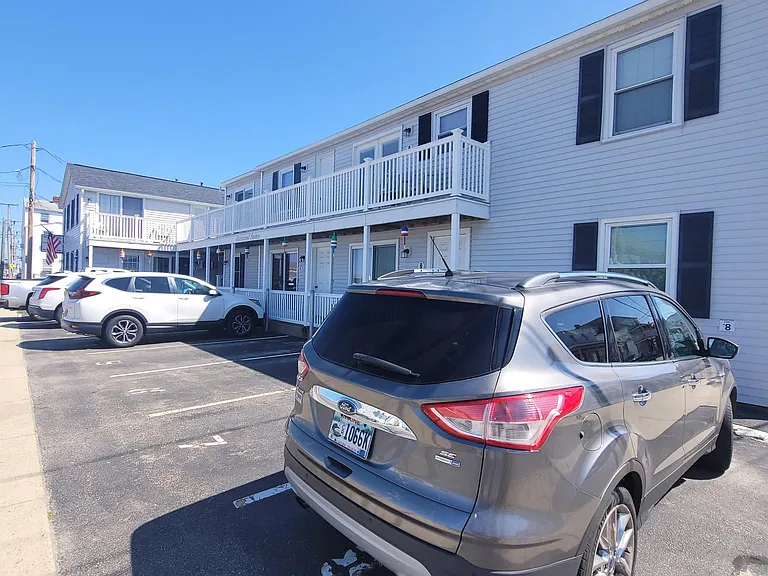 89 Ashworth Ave #8 — Photo 23