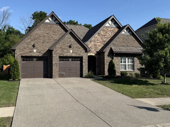 216 Meandering Dr, Lebanon, TN 37090