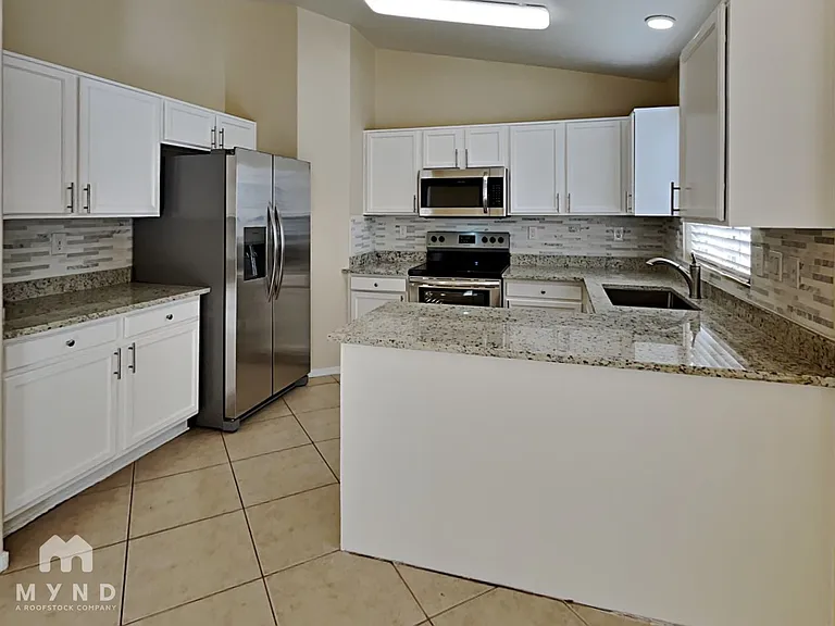 8520 W Palm Ln #1093 — Photo 3