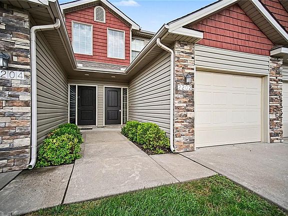 3rd image of 2200-2206 SW Suncatcher Rd